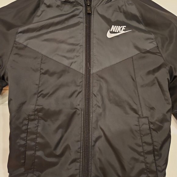 Nike Kids Black Jacket - Picture 2 of 5